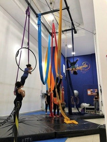 Imagem 5 da galeria do parceiro Penduricália Acrobacia Aérea