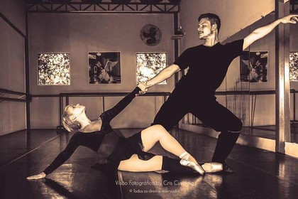 Imagem 2 da galeria do parceiro Ballet Adulto KR- Seu sonho levado a sério