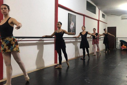 Imagem 3 da galeria do parceiro Ballet Adulto KR- Seu sonho levado a sério