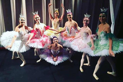 Imagem 4 da galeria do parceiro Ballet Adulto KR- Seu sonho levado a sério