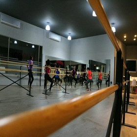 Imagen 3 de la galería del partner Live BARRE fitness Studio & Pilates