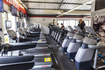 Imagem 4 da galeria do parceiro World Gym Fitness Center - Florianópolis