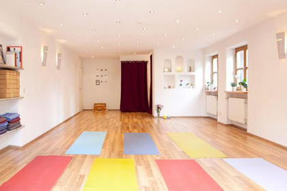 Bild 2 von Yoga Neubiberg Partnergalerie