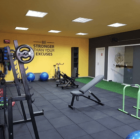 Imagem 4 da galeria do parceiro Studio Lola Schueler Pole Dance Fitness