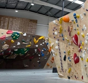 Imagen 4 de la galería del partner Blocat Escalada i Salut