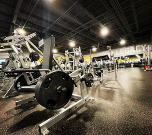 Image 4 from Gold’s Gym - Airpark partner gallery