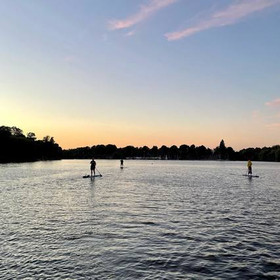 Bild 2 von SUP CLUB Hamburg am Stüffel Steg Partnergalerie