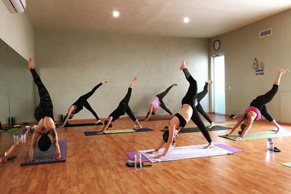 Imagen 1 de la galería del partner Exhala Hot Yoga Shala 42°