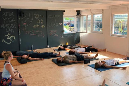 Bild 4 von Yoga Nebenan @ P104 Partnergalerie