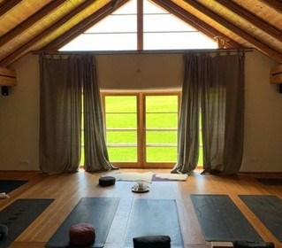 Bild 1 von Yoga Nebenan @Ayuropa Partnergalerie