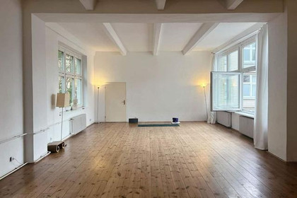 Bild 2 von Queer Yoga Berlin-Kreuzkölln Partnergalerie
