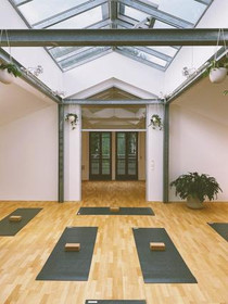 Bild 2 von TRIBE Yoga Base Ottensen Partnergalerie