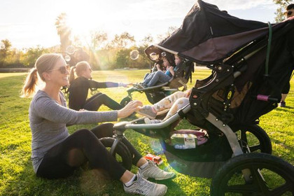 Image 2 from FIT4MOM Manhattan Beach – Library Grass partner gallery