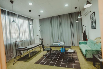 Imagen 4 de la galería del partner Dolor y dinero