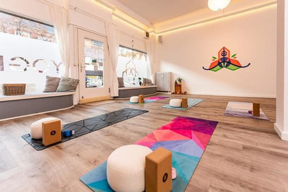 Bild 1 von Yogibude Partnergalerie