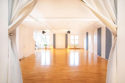 Bild 6 von Yogananta Studio Friedrichsdorf Partnergalerie