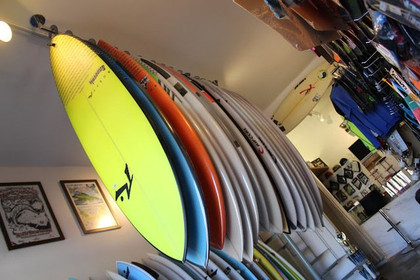 Imagem 6 da galeria do parceiro Surf's Up Club AD Surf Shop