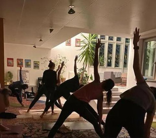 Bild 4 von Yoga Nebenan @ Somos Partnergalerie