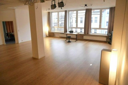 Bild 2 von VasudevaYou-Yoga Partnergalerie