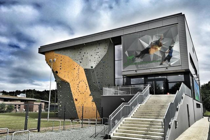 Bild 2 von UNTERWEGS - DAV Kletterzentrum Bremen Partnergalerie