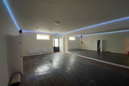 Image 1 from Yoga Hook Finchley partner gallery