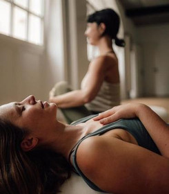 Bild 4 von Mani Yoga Partnergalerie