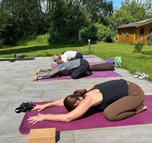 Bild 3 von Yoga-Kurse Lübeck mit der Outdoor-Yoga-Terrasse Partnergalerie