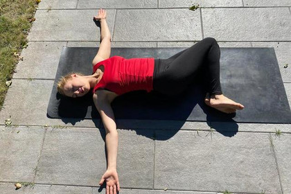 Bild 5 von Yoga-Kurse Lübeck mit der Outdoor-Yoga-Terrasse Partnergalerie