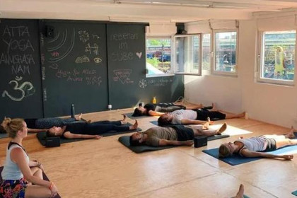 Bild 4 von Yoga Nebenan @ Surfkitchen Partnergalerie