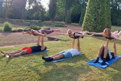 Bild 1 von akrobatik yoga , acroyoga, acro yoga , akro yoga , düsseldorf Partnergalerie