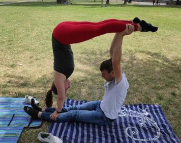 Bild 2 von akrobatik yoga , acroyoga, acro yoga , akro yoga , düsseldorf Partnergalerie