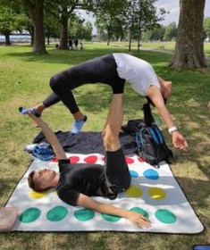 Bild 3 von akrobatik yoga , acroyoga, acro yoga , akro yoga , düsseldorf Partnergalerie