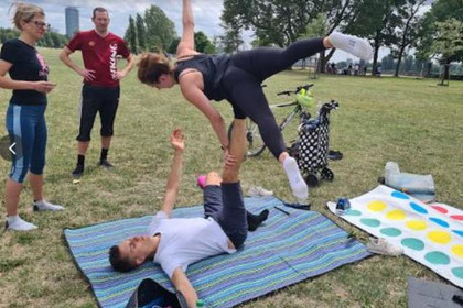 Bild 4 von akrobatik yoga , acroyoga, acro yoga , akro yoga , düsseldorf Partnergalerie