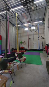 Imagem 6 da galeria do parceiro Casa 7 Circo - Aulas de tecido acrobático, lira e trapézio
