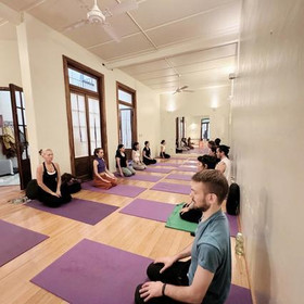 Imagen 5 de la galería del partner yoga proyectomadre