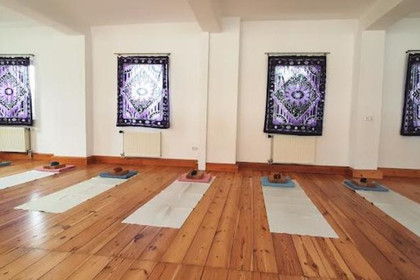 Bild 3 von Yogastudio YogaWege Katrin Müller & Rolf Partnergalerie