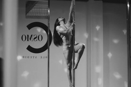 Imagen 1 de la galería del partner Cosmo Pole Studio