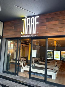 Imagen 3 de la galería del partner Jiraf Authentic Sucursal Fenix