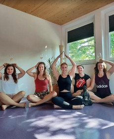Bild 2 von Klein A Yoga Stuttgart Partnergalerie