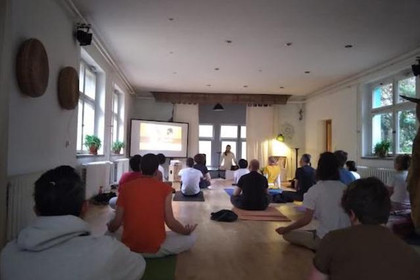 Bild 4 von Be in Yoga | Isha Hatha Yoga in Leipzig | Sadhguru Partnergalerie