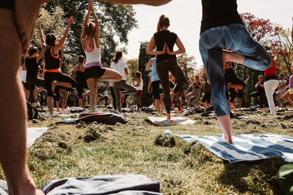 Bild 6 von POP UP YOGA @ Königsplatz Partnergalerie