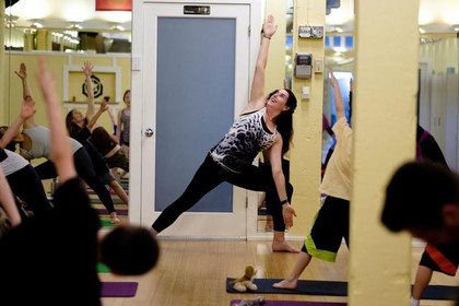 Imagem 5 da galeria do parceiro The SweatBox Yoga