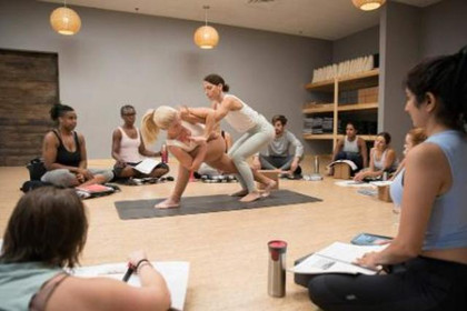Image 3 from Honor Yoga Plano partner gallery