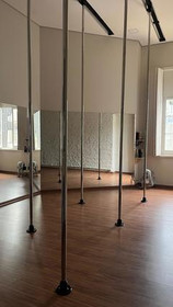 Imagem 6 da galeria do parceiro Split Pole Studio
