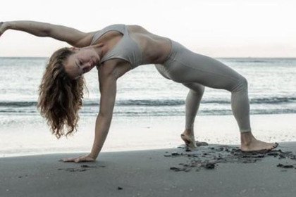Image 4 from Yoga with Robin partner gallery