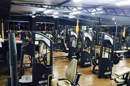 Imagem 3 da galeria do parceiro Academia For Fitness