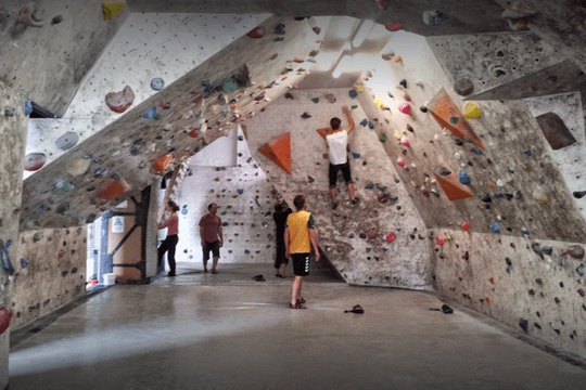 Bild 3 von The Rock Kletterhalle Partnergalerie