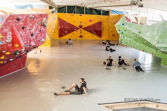 Bild 2 von Linie 7 - Bouldern in Bremen Partnergalerie