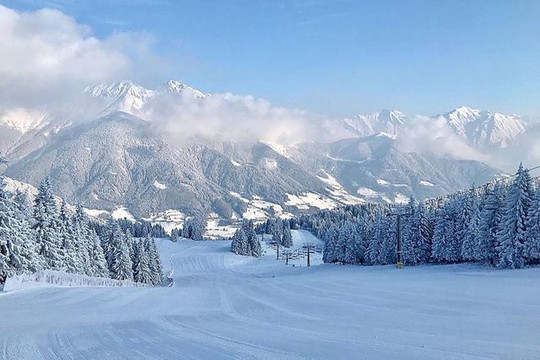 Immagine 1 dalla galleria del partner Borno Ski Area Via Funivia 28