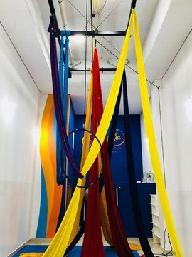 Imagem 1 da galeria do parceiro Penduricália Acrobacia Aérea